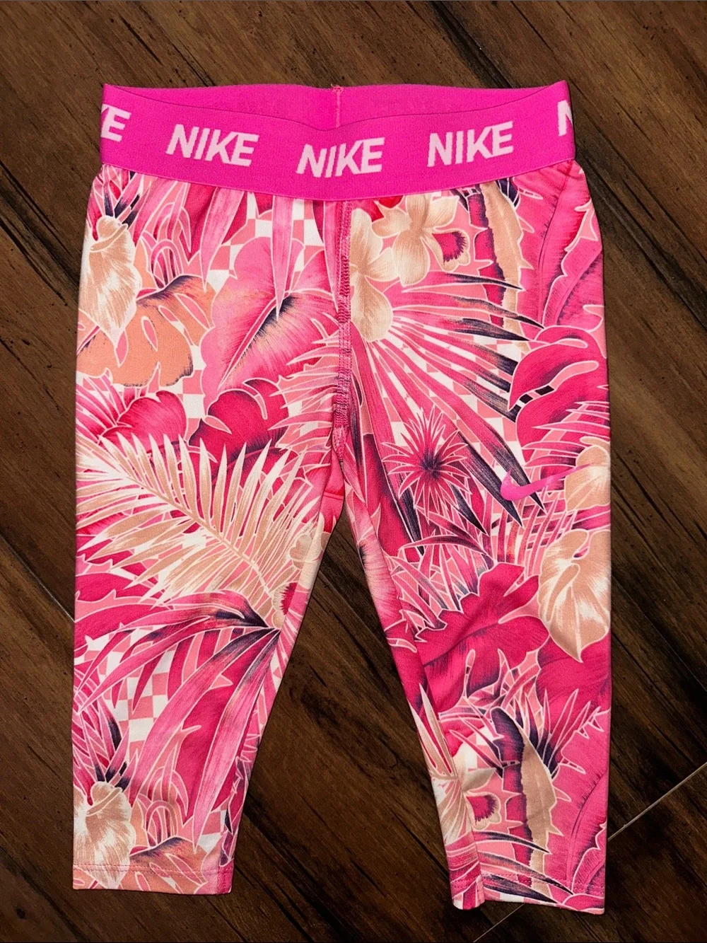GIRL NIKE CAPRI LEGGINGS